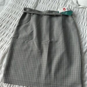 Classic Black and White Houndstooth Skirt